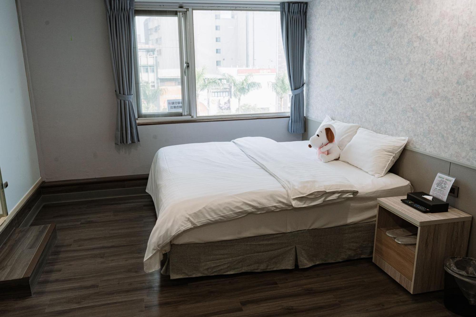 歐法行旅 O Fun Hotel Тайпей Екстериор снимка